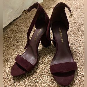 Maroon 3-4 inch heels, size 6.